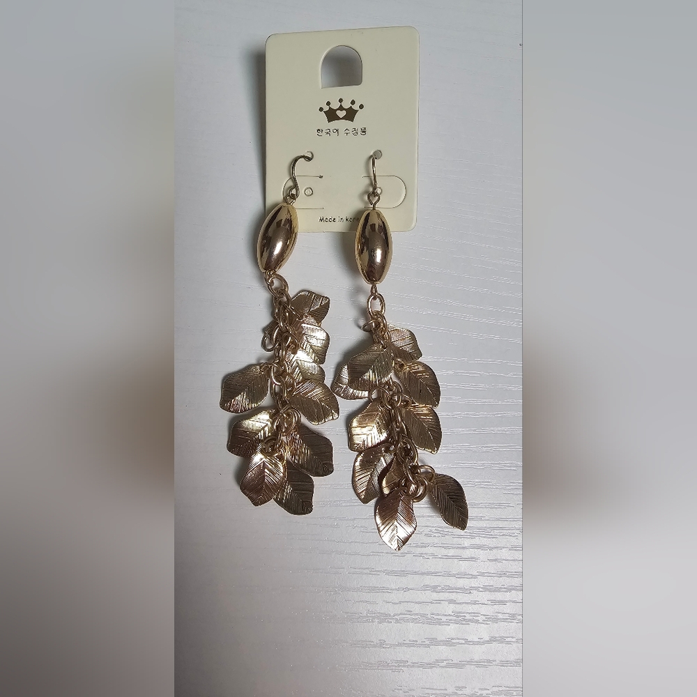 Elegant‎ Gold Leaf Dangle Earrings
